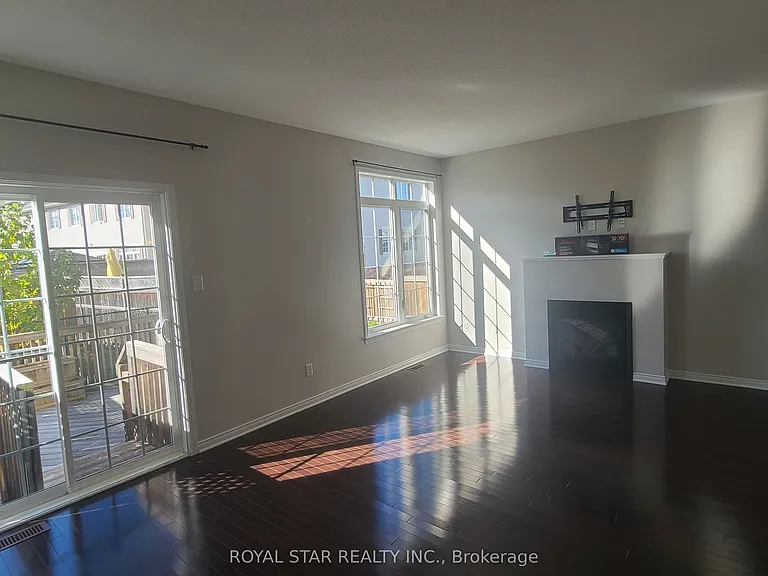 621 Pepperville Cres — Photo 6