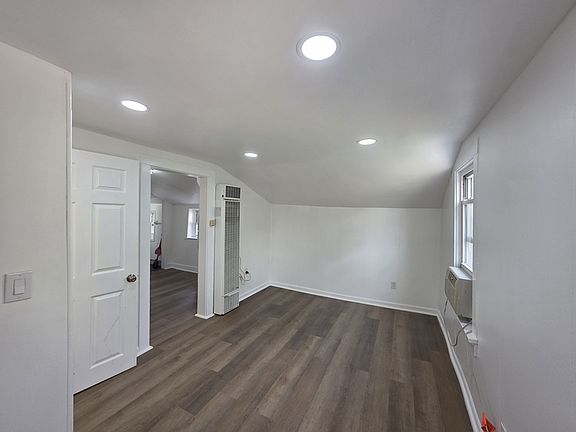 5th image of 347 Homecrest Dr Floor 2
