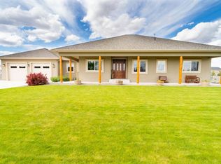 1820 Royal Crest Dr, Elko, NV 89801
