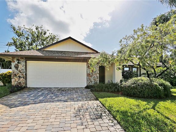 2nd image of 10007 Linden Place Dr