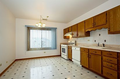 5th image of 11001 W 111th St #307