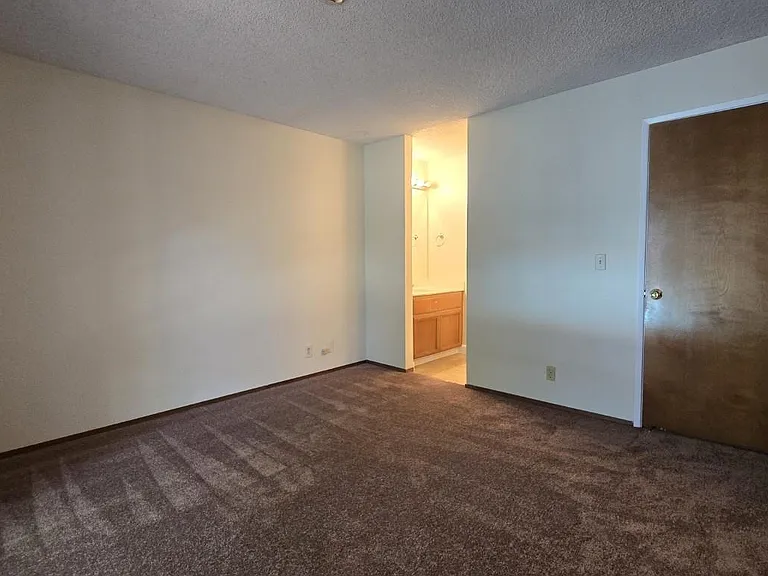 6125 Thornton Ave #E — Photo 11