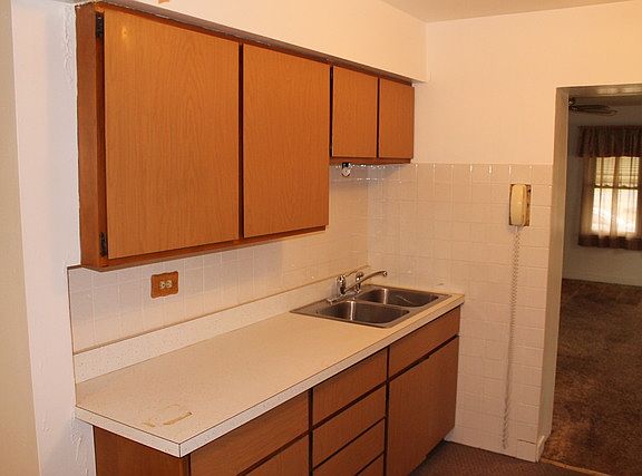 3rd image of 164 N Lincoln Ave