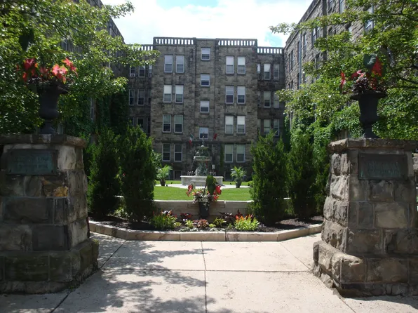 Greystone Court Apartments