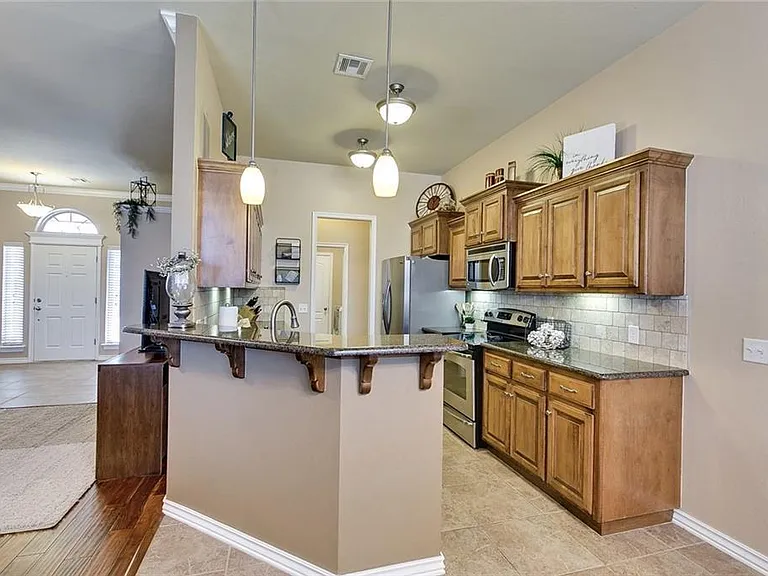 9012 Crooked Creek Ln — Photo 9