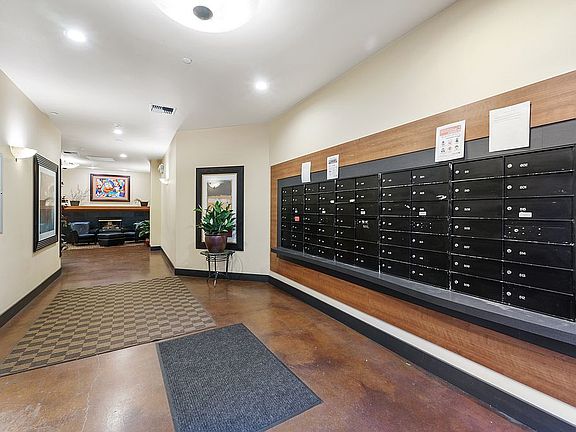 5th image of 1323 Boren Ave APT 305
