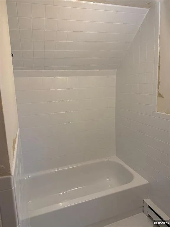 3 bed, $3,500 — Photo 2