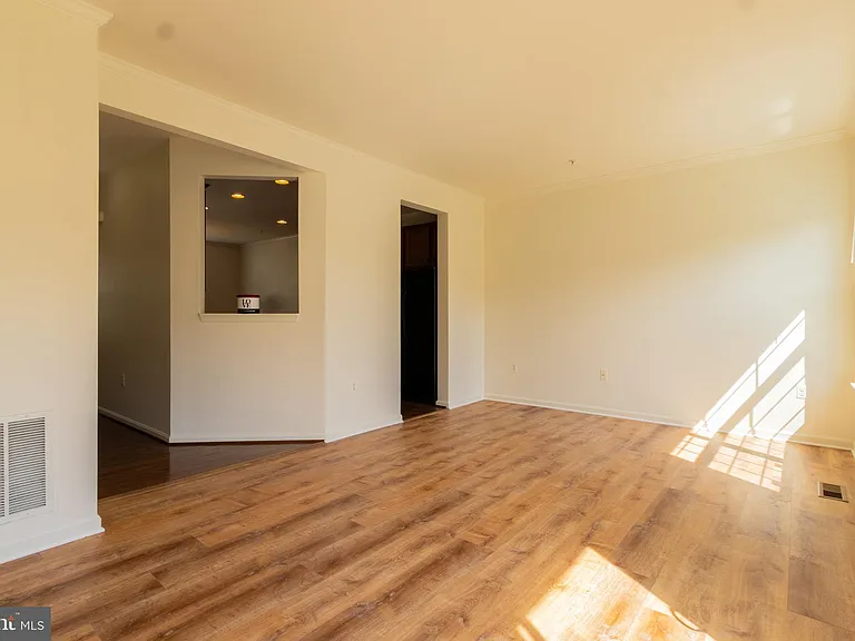 15304 Pocopson Creek Way — Photo 9
