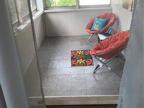 5th image of 117 Whitford Ave