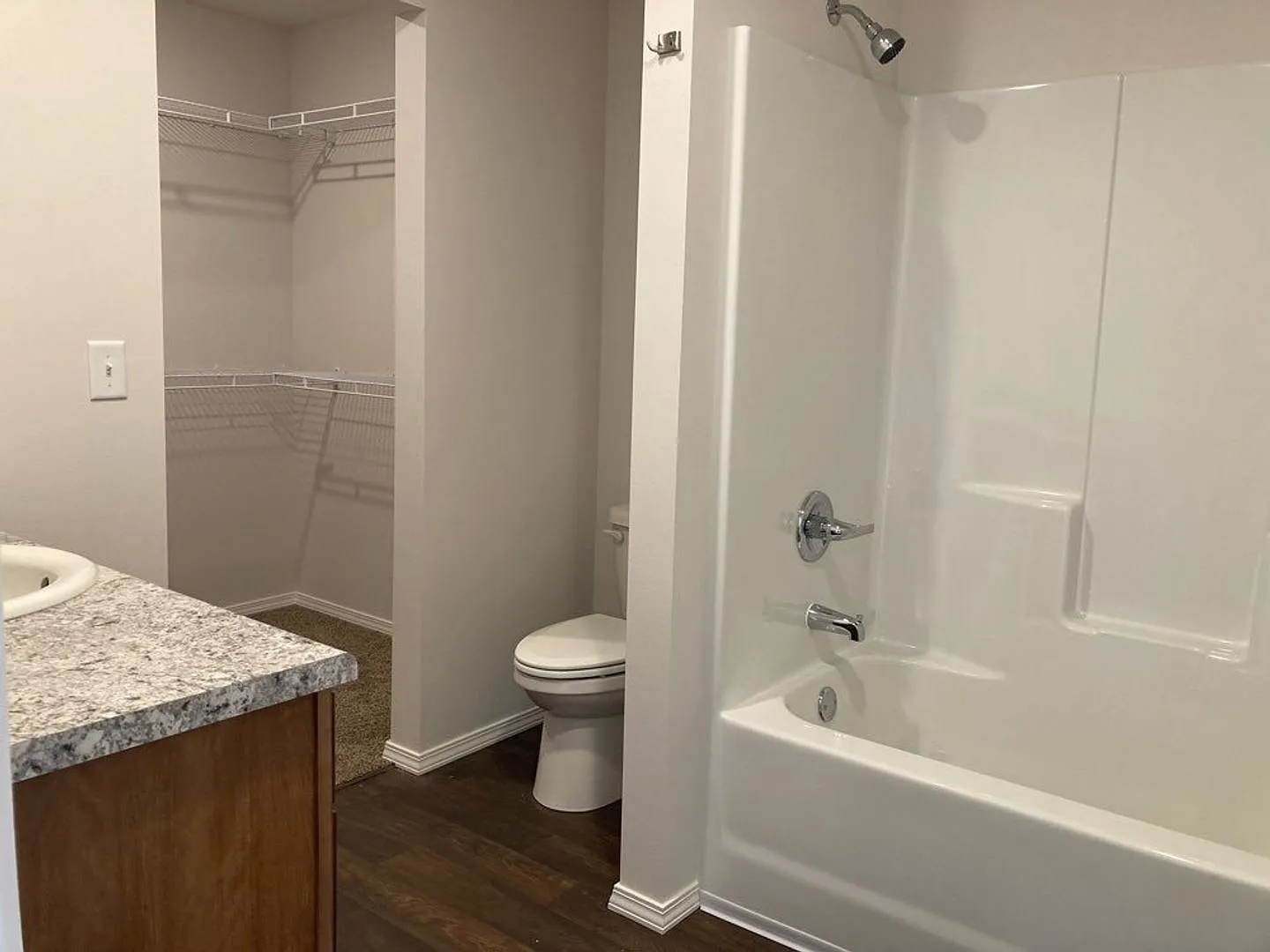 Brand New Aurora 3 Bedroom Rental — Photo 1