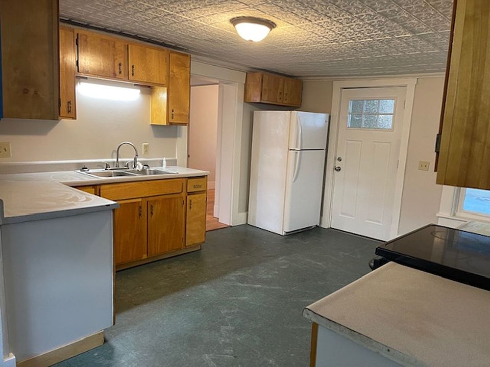 16 Union Street 16 Union St Claremont NH Zillow