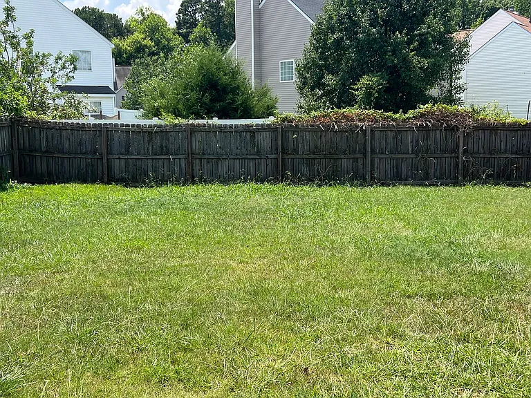 1111 Delander Ln — Photo 16