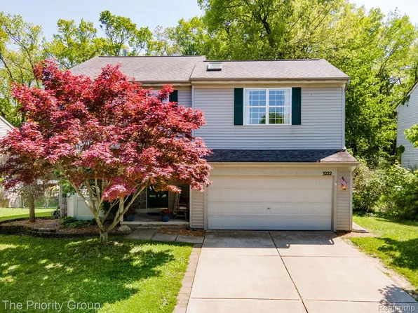 3222 Herrington Dr, Holly, MI 48442