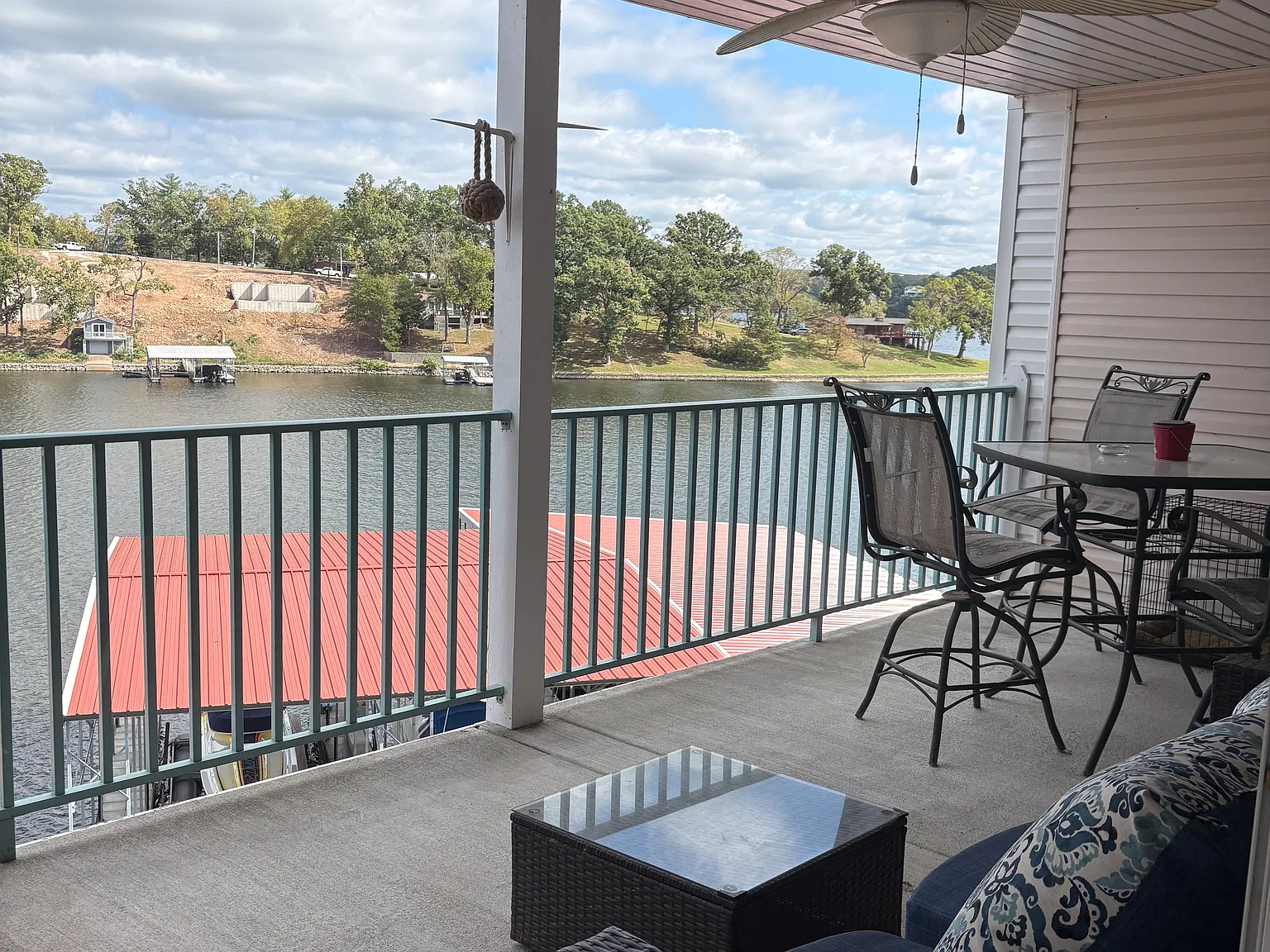 2 bed, 950 sqft, $1,500 — Photo 4