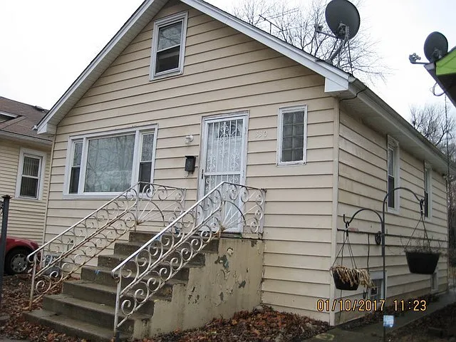 330 22nd Ave photo 1