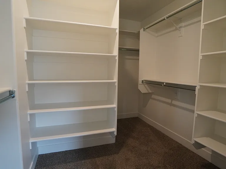 325 N Liberty Ave — Photo 21