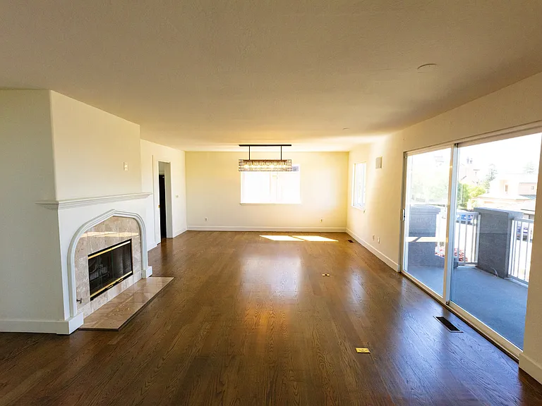 5070 Cochrane Ave — Photo 13