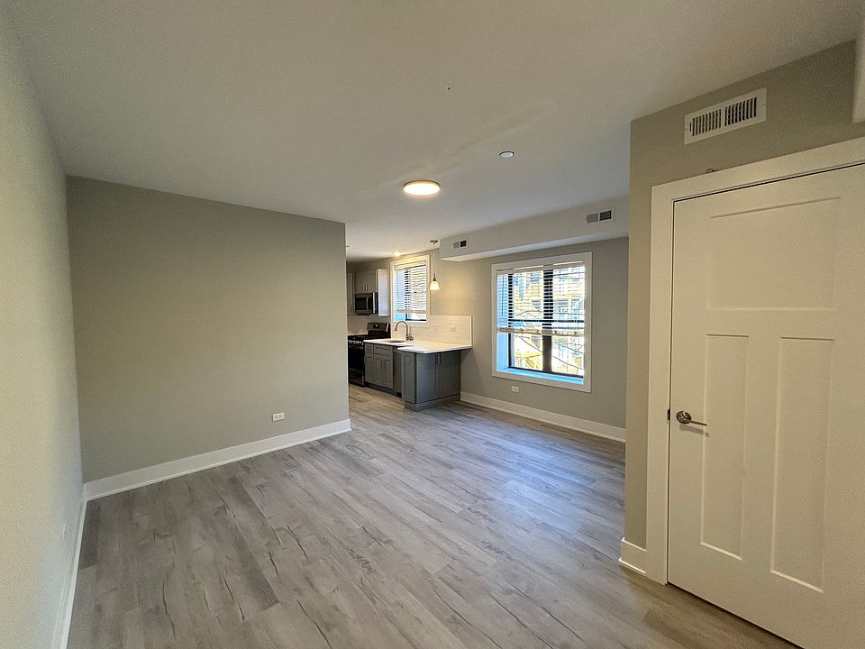 1st image of 1140 Oak Ave #2E
