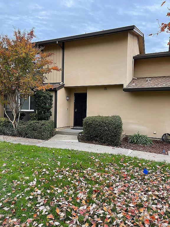 5086 Greenberry Dr photo 1