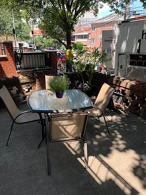 Rented by Halvatzis Realty | media 18