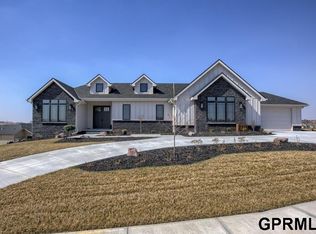 7712 S 180th Ave, Omaha, NE 68136