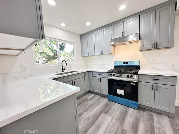 1919 Sherry Ln APT 46, Santa Ana, CA 92705