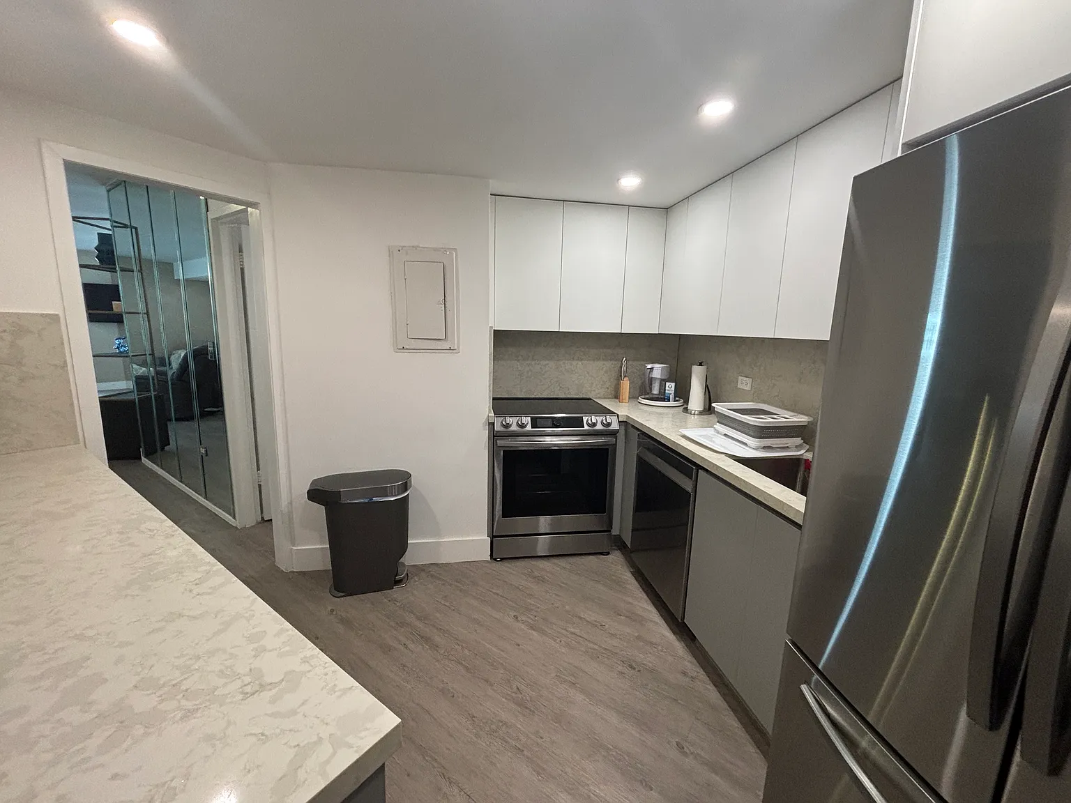 2 bed, 990 sqft, $3,500 — Photo 2