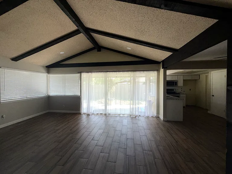 726 Ravencroft Dr — Photo 16