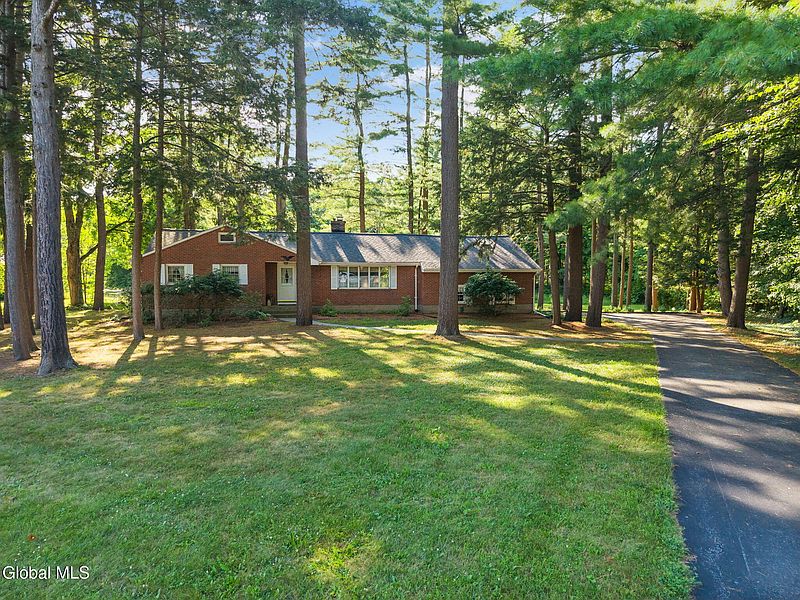 2nd image of 4 Acorn Drive