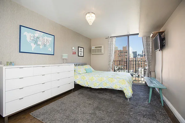 Sold by Nest Seekers International | media 14