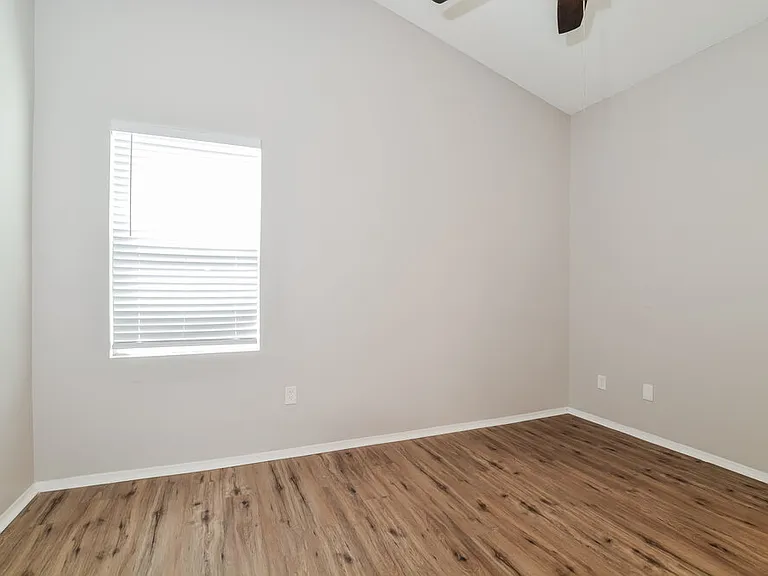 10412 Glassborough Dr — Photo 10