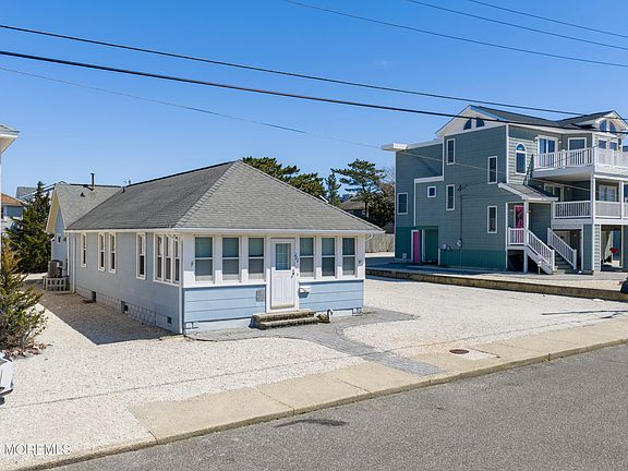 3rd image of 111 E 22nd Street