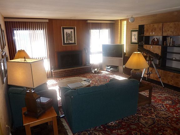 4th image of 30 Halley Dr