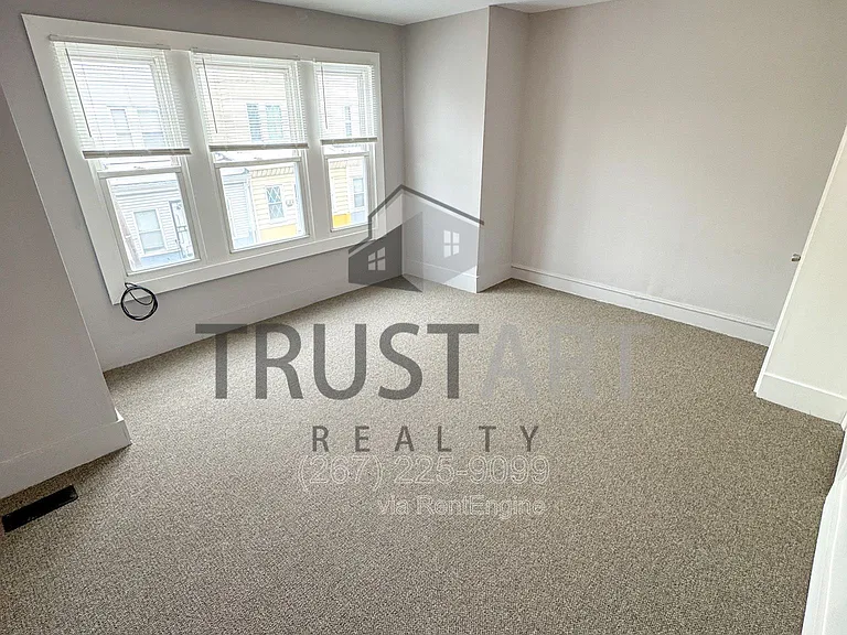 1533 S Allison St — Photo 14