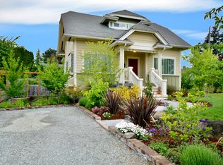 1002 SW 102nd St, Seattle, WA 98146