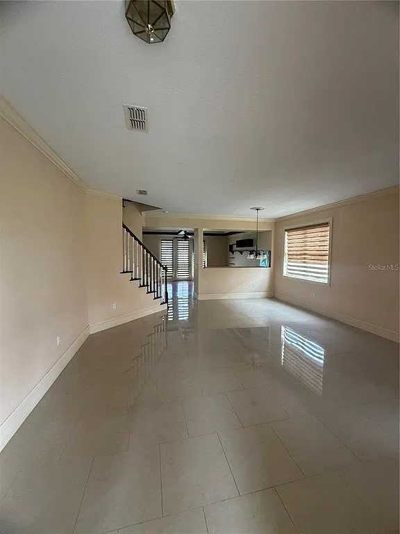4 bed, 3.0 bath, 2919 sqft, $2,800 — Photo 2