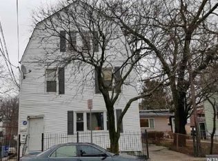 28-31 Smith St, Newark, NJ 07106