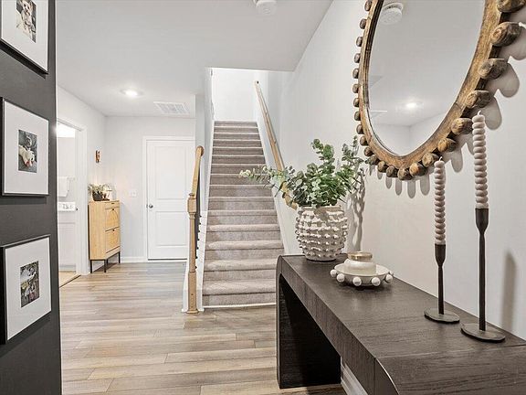 3rd image of 156 Sweet Lilac Way