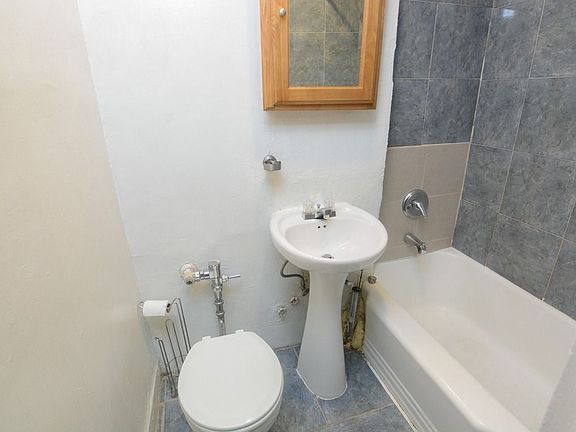 5th image of 487 Saint Johns Pl #E6