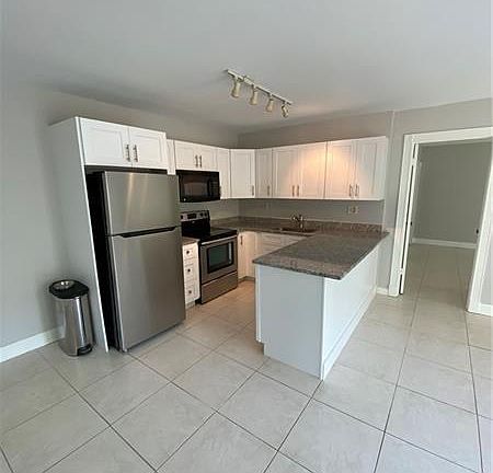 5th image of 701 S Ocean Blvd #A