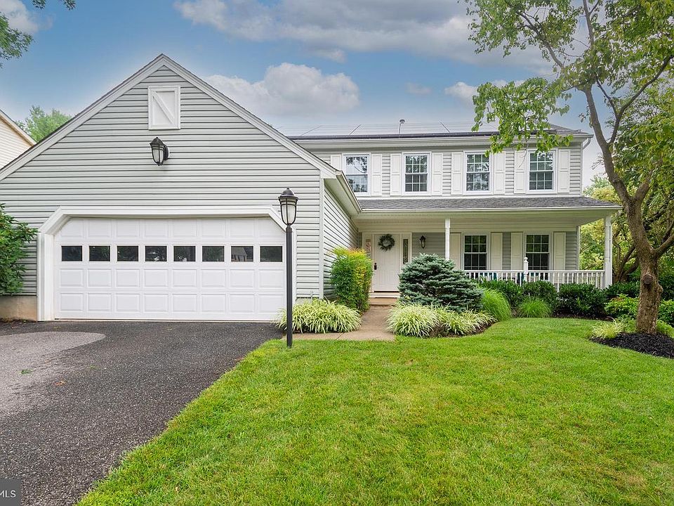1st image of 13917 Bergenfield Dr