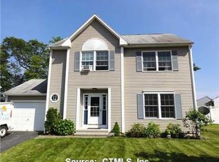 10 Hunting Ridge Dr, Groton, CT 06355