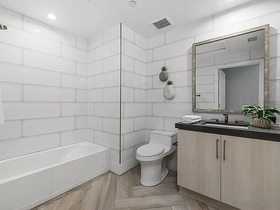 4th image of 2856 Avella Cir