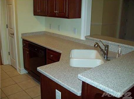 3rd image of 111 Myrtlewood Dr