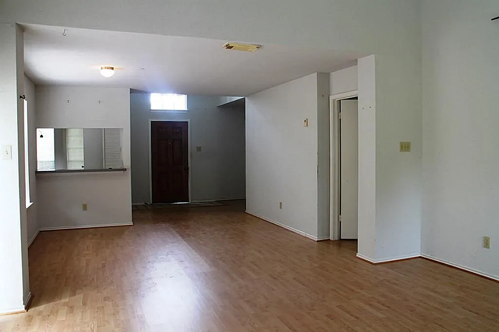 4 bed, 2.5 bath, 2138 sqft, $2,250 — Photo 3