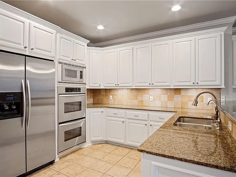 9417 Forest Dale Dr — Photo 6