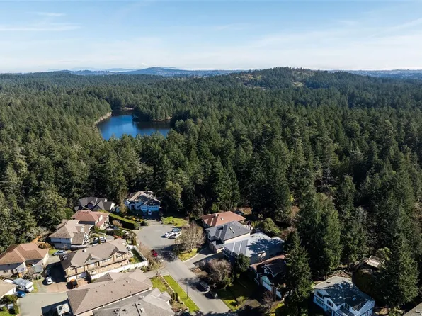 2035 Gourman Pl, Langford, BC V9B 6A9