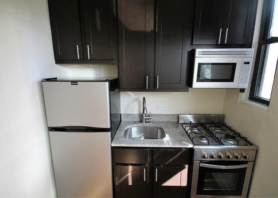 1st image of 4614 N Paulina St #4614302