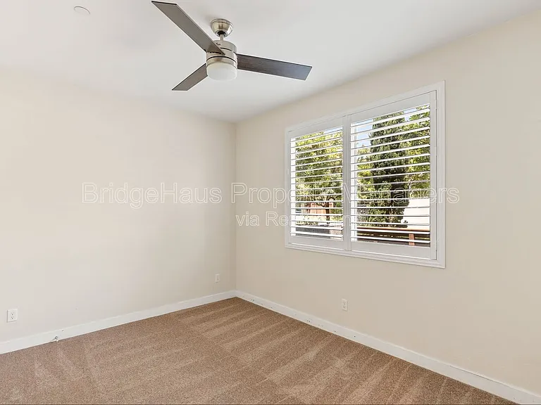 721 Shoreline Rd — Photo 8