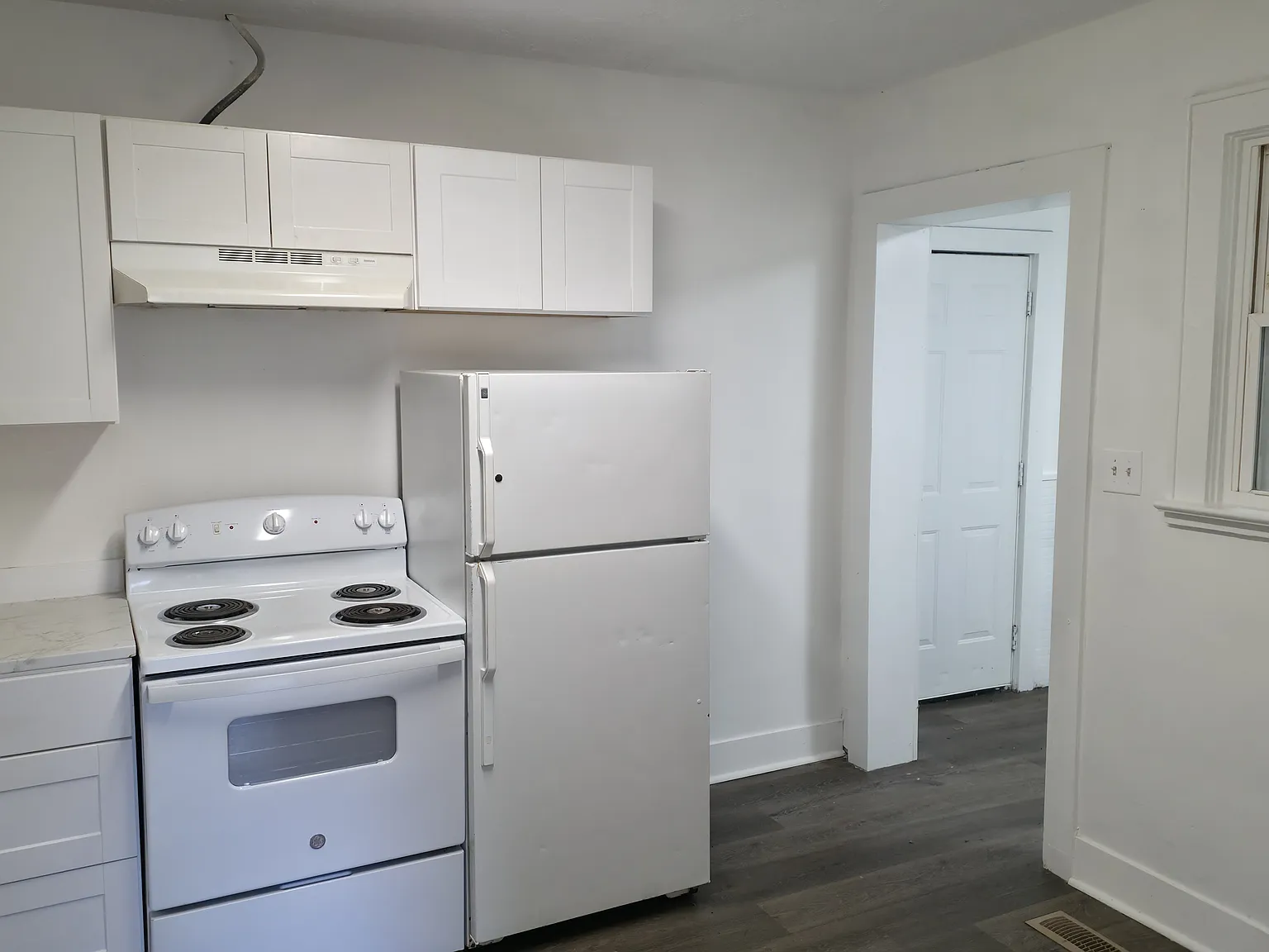 2 bed, 1048 sqft, $1,000 — Photo 3